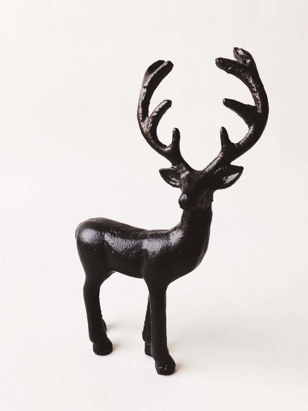 Hjort i sort metall – 21 cm