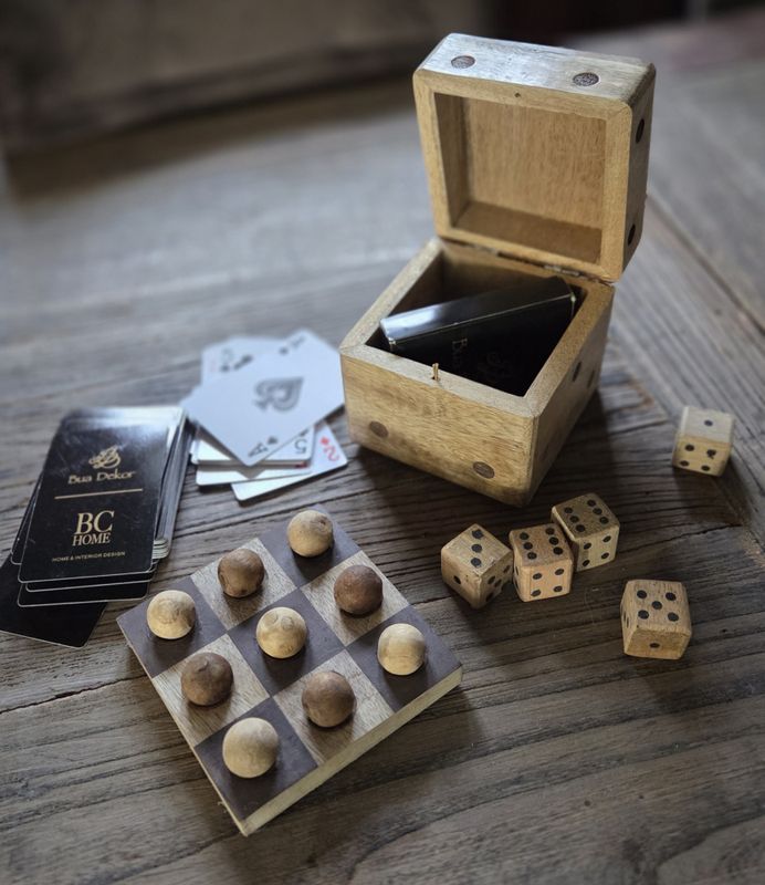 Spill-boks med 5 terninger
